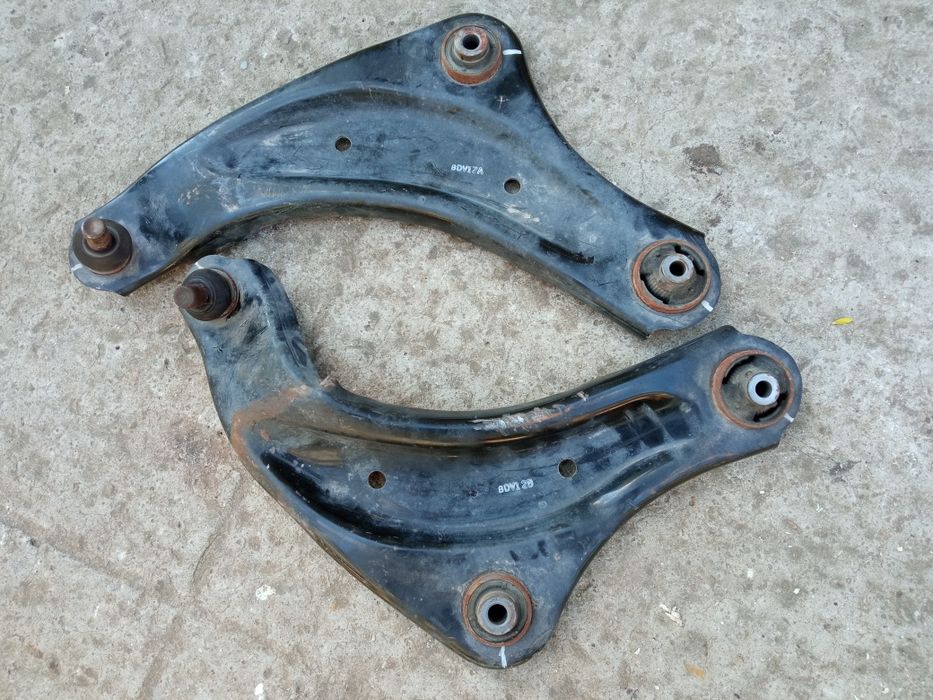 Детали автомобиля разные журнали