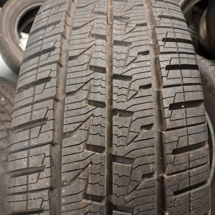 Opona pojedyncza 215/65/16C 215/65R16C Continental Conti Vancontact 4season całoroczna wielosezonowa