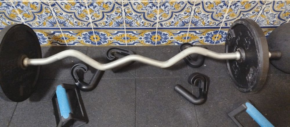 Barras de musculação 28mm com discos e bloqueadores