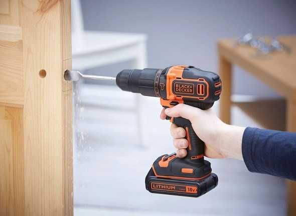 Wiertarko-wkrętarka udarowa Black&Decker 18 V 1 x 2,0 Ah z walizką