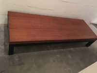 Mesa grande madeira, estrutura em ferro (mesa de sala ou mesa de TV