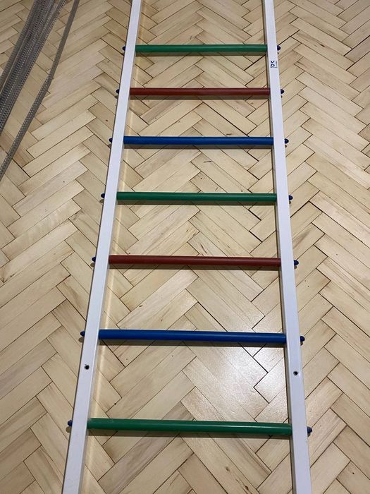 Шведська стінка з турніком, станком для пресу і брусьями