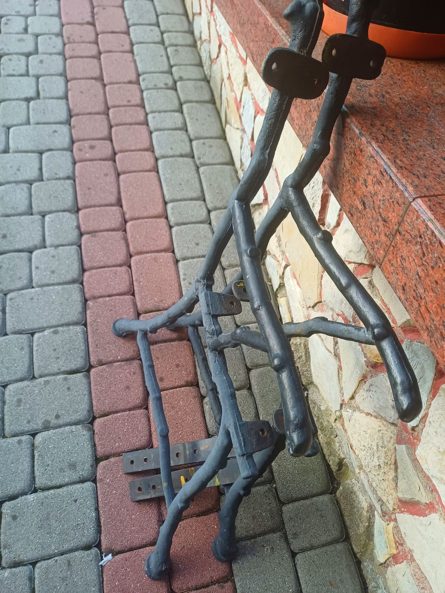 Żeliwne nogi do ławki