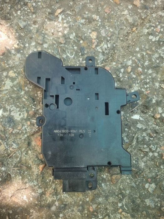 Актуатор моторчик привод печки кондиционер правый 8710647180