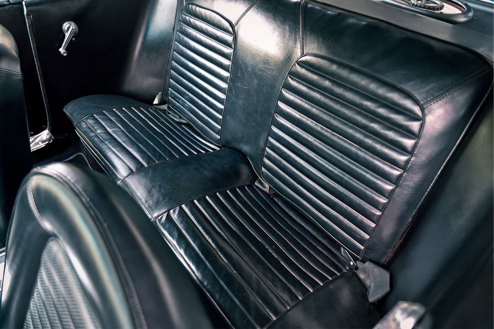 Mustang 1966 do ślubu. Samochód na ślub, wesele, auto do ślubu, wynaje