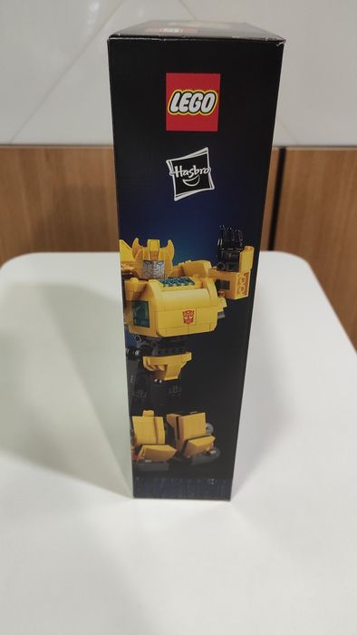 Конструктор LEGO ICONS 10338 TRANSFORMERS Bumblebee (950 Деталей)