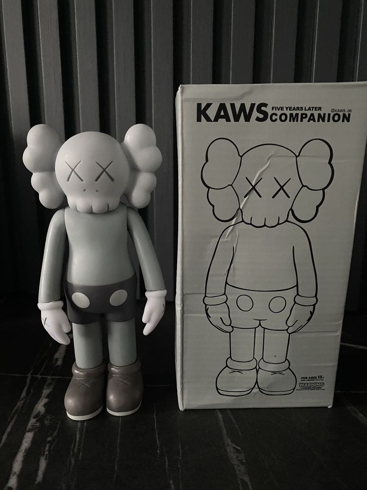 Фігурка KAWS!