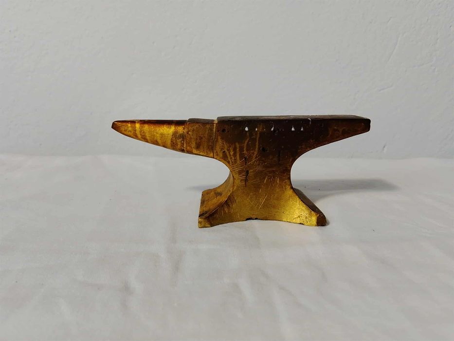 Stare kowadełko mosiężne