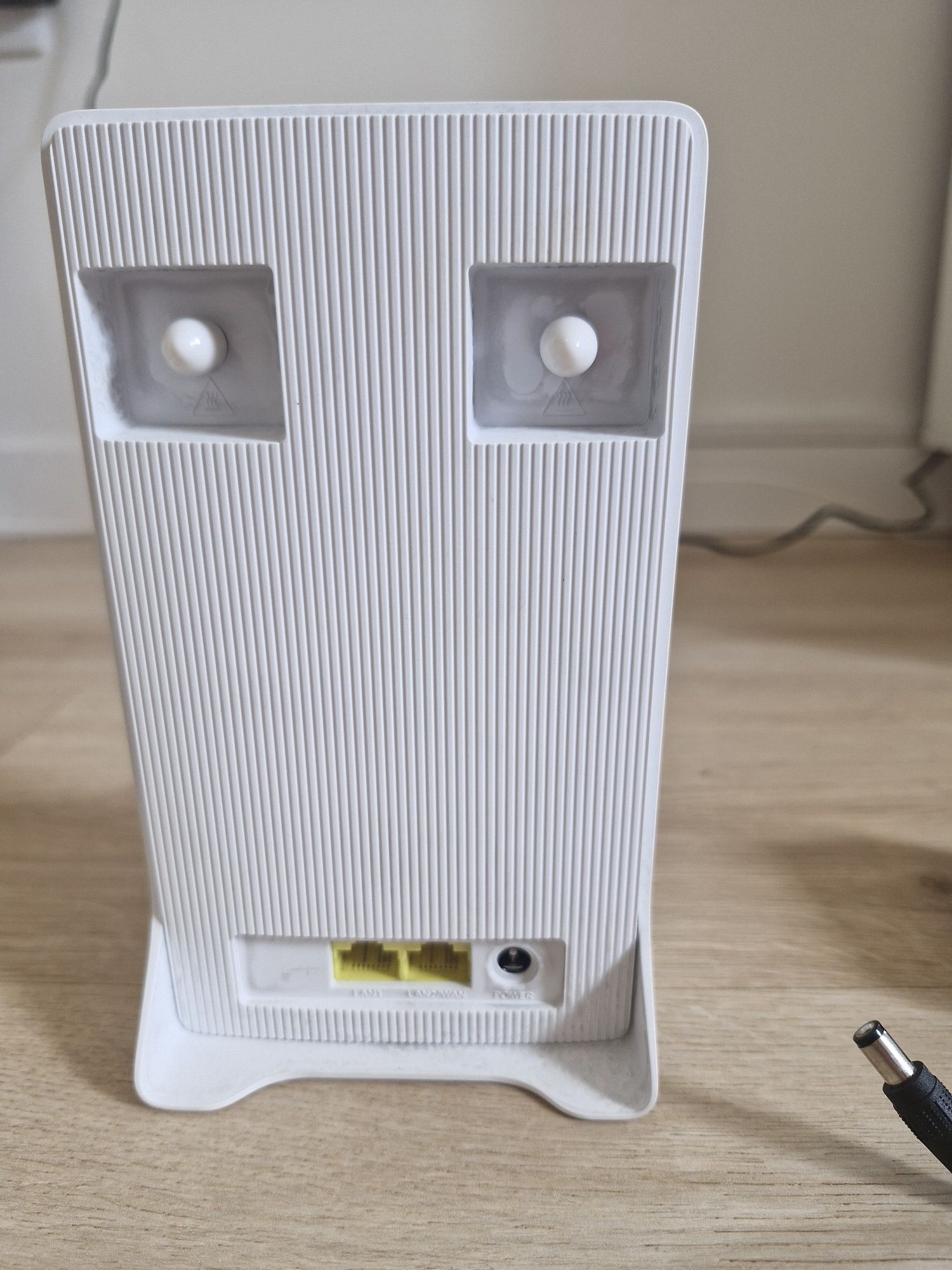 Router 4G, cartão SIM de qualquer operadora