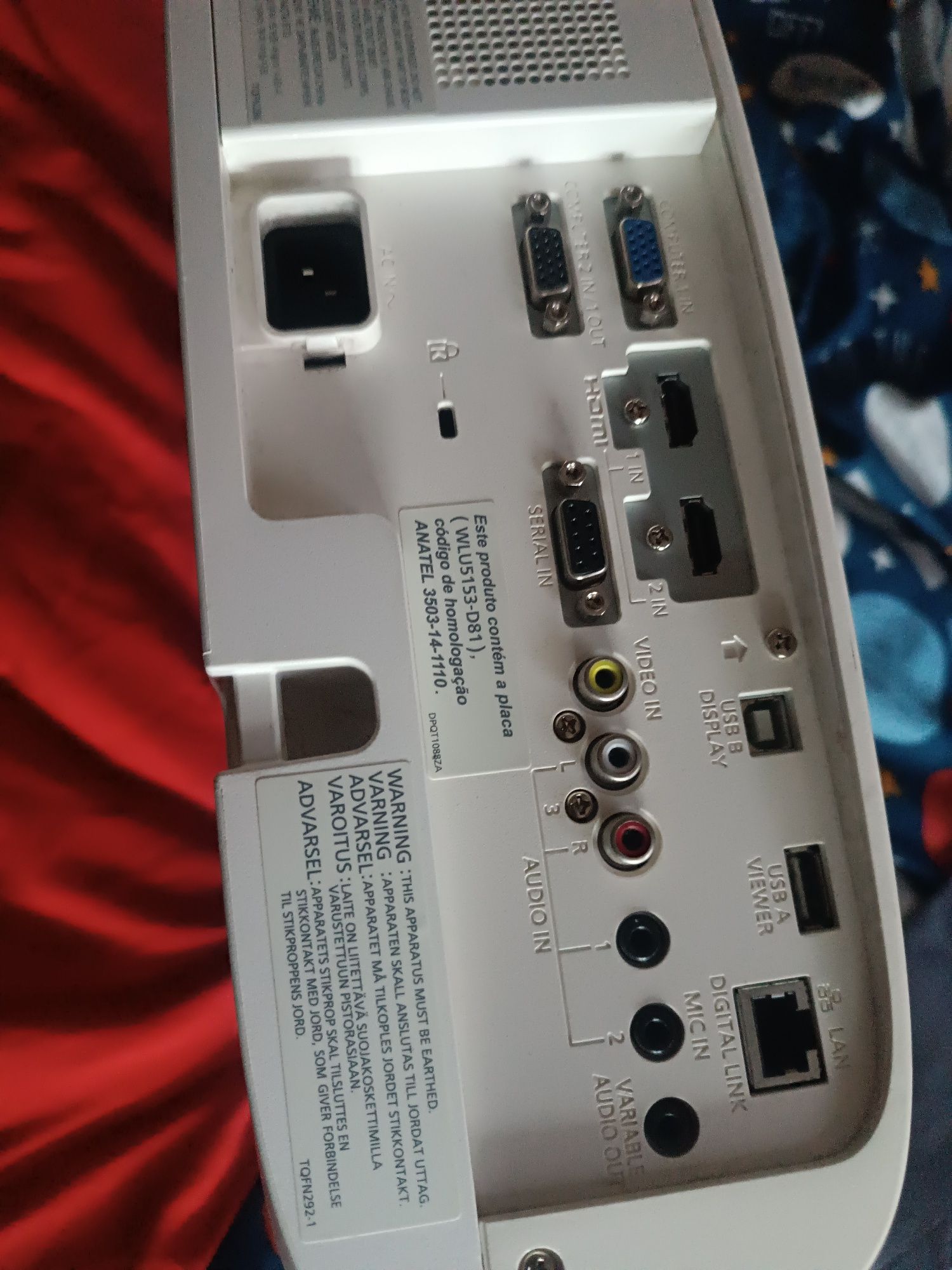 Projektor Panasonic PT-VZ575N WUXGA