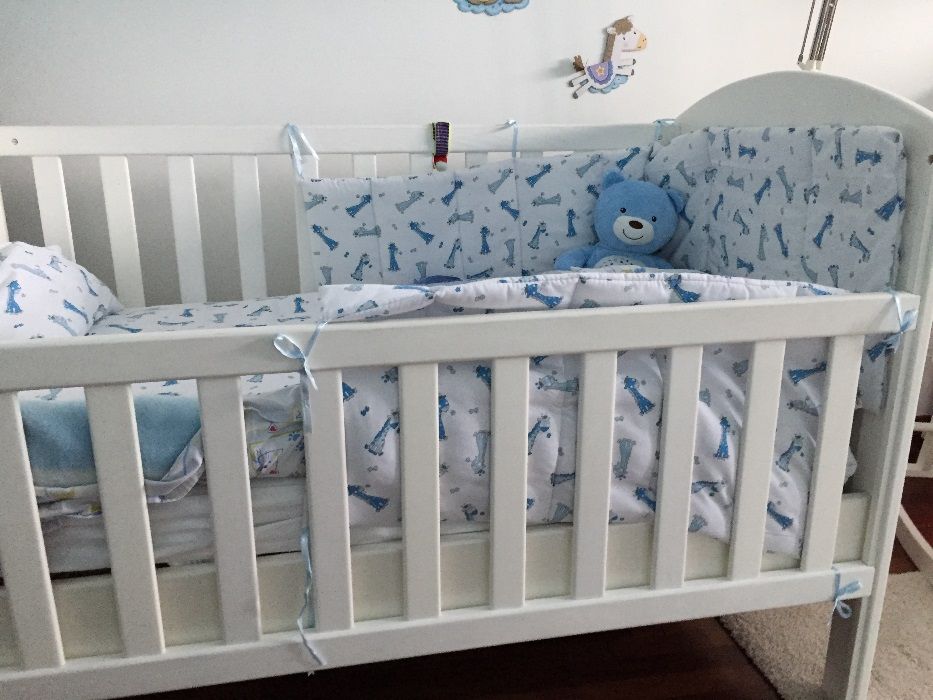 vendo cama de criança com grades sem colchao