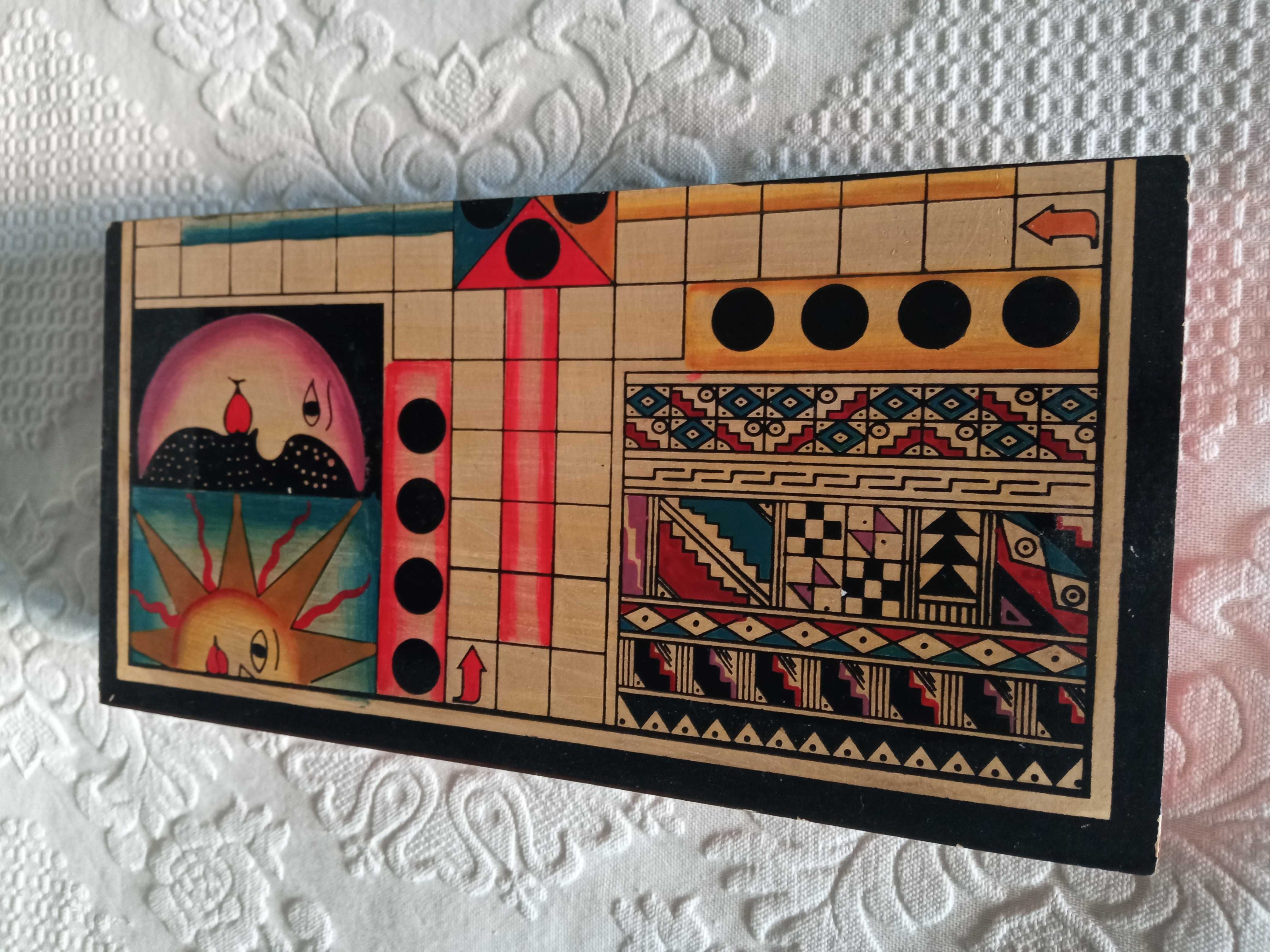 Jogo de tabuleiro com motivo dos Andes