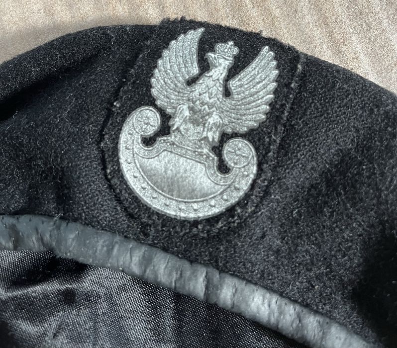 Czarny beret wosjowy MON