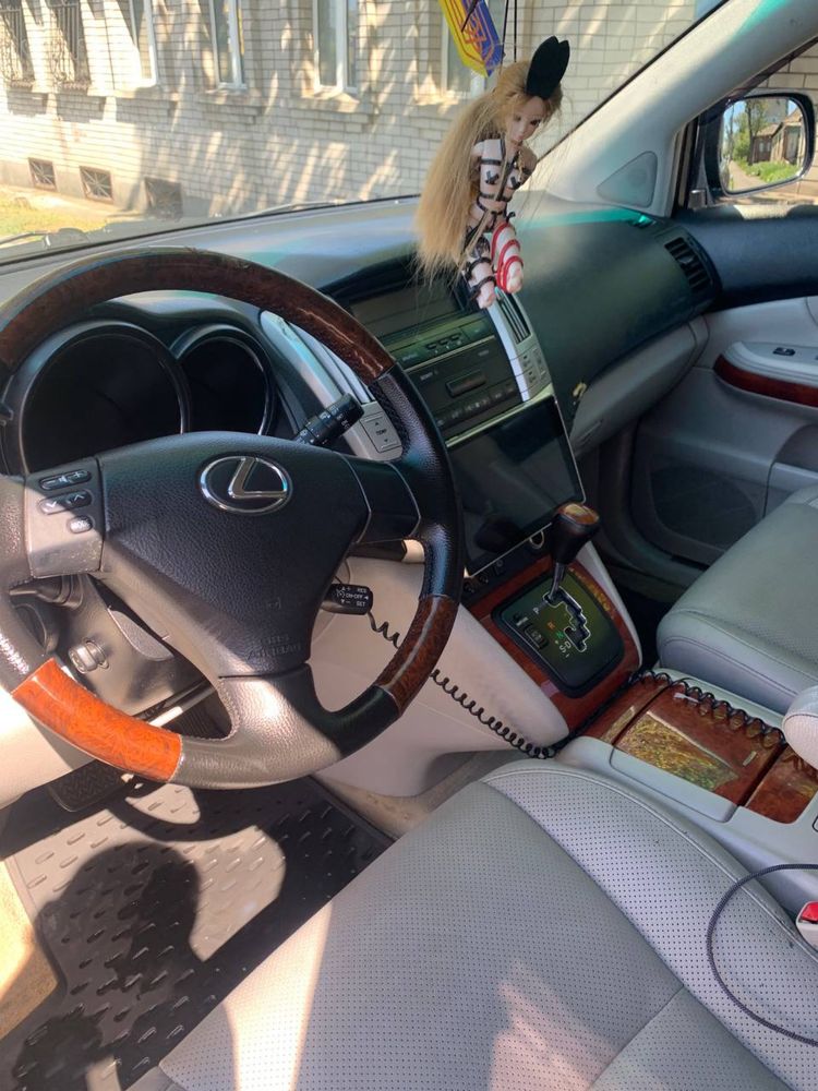 Lexus rx 300  2005 год
