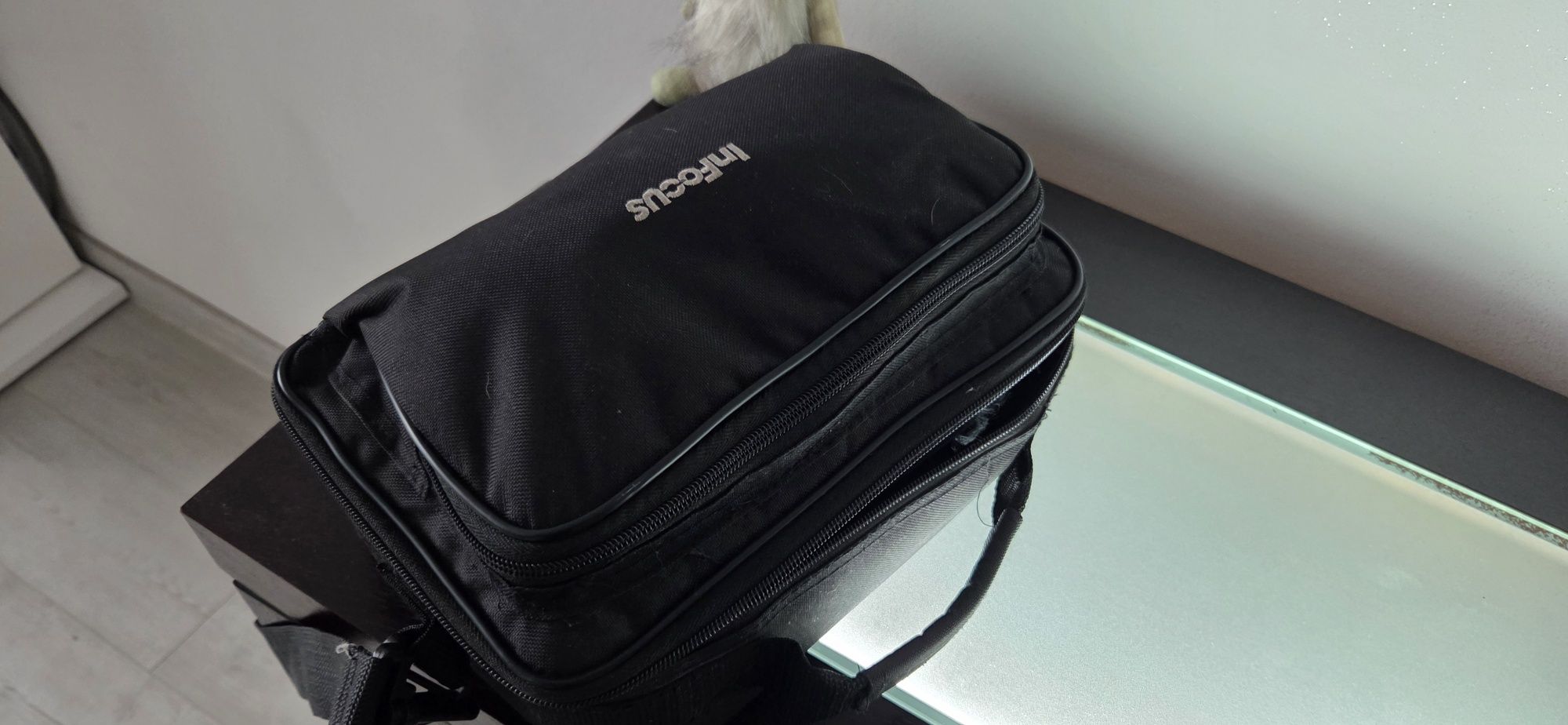 Projektor infocus in1110a