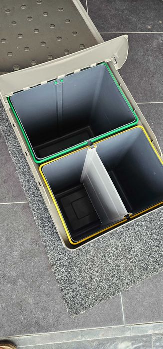 Sistema de recolha de lixo com 3 compartimentos