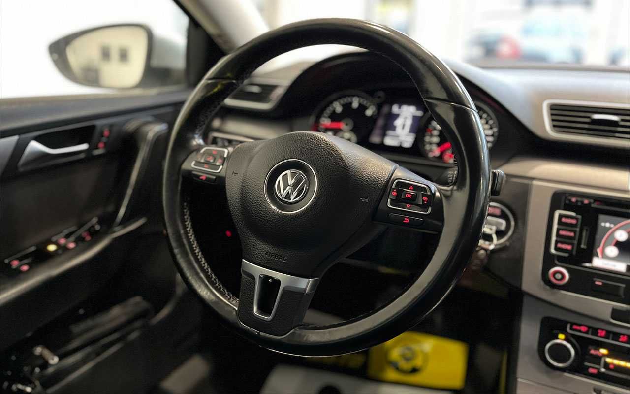 Volkswagen Passat 2011
