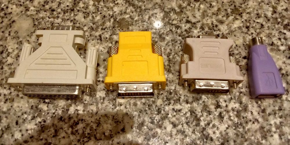 Adaptadores série paralelo HDMI DVI VGA PS2 USB