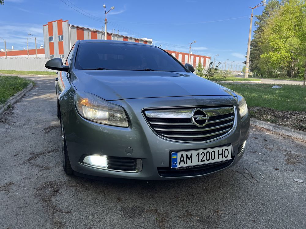 Продам Opel insignia 2.0 дизель