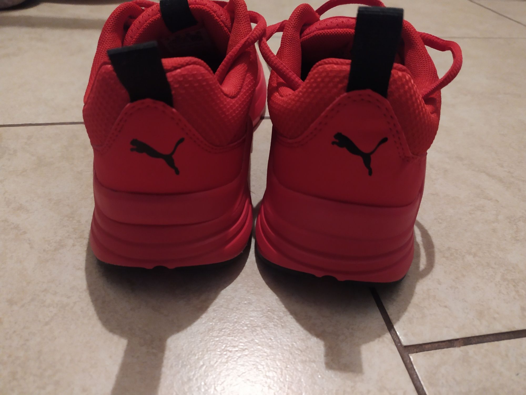 Buty Puma nowe 37