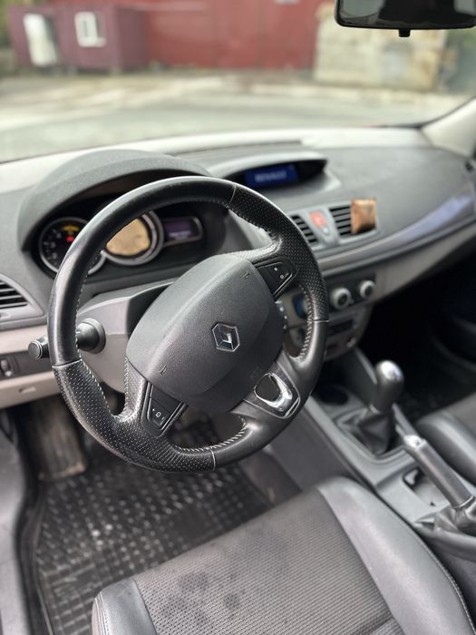 Авто машина Renault megane 1.5 дизель мехінка