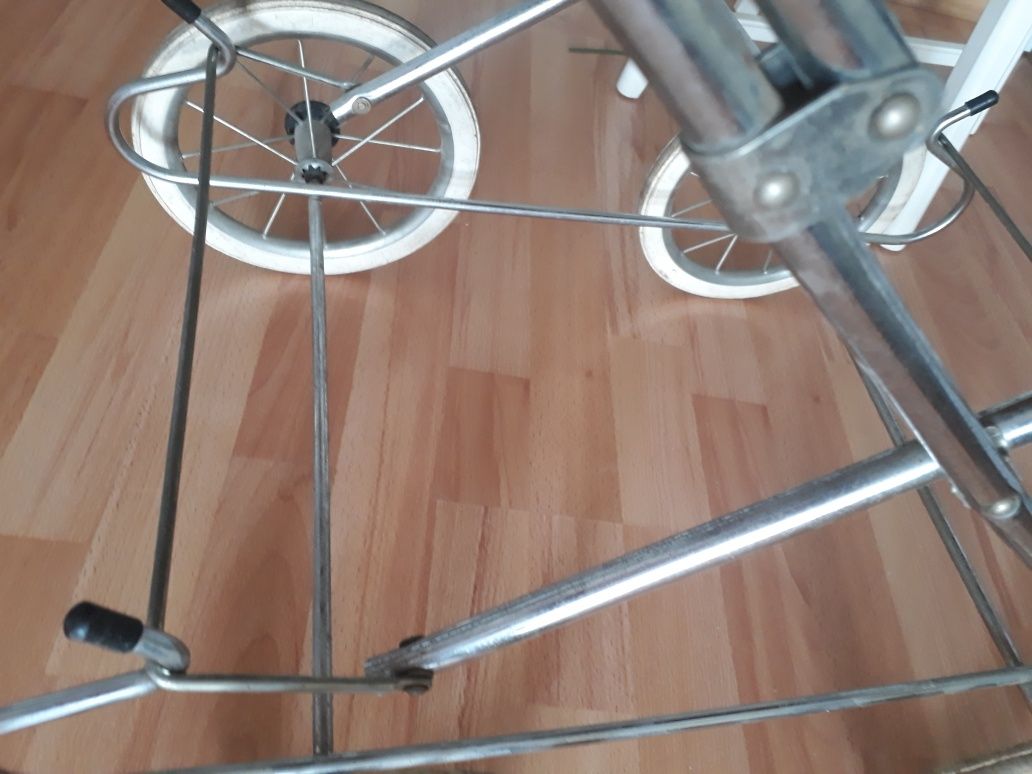 Stary wózek dla lalek lata 70 te VINTAGE.Stan dobry.Parasolka gratis