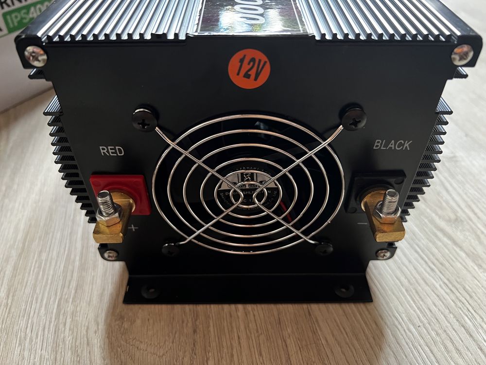 Інвертор перетворювач напруги Volt IPS-4000 12V/230V 4000W