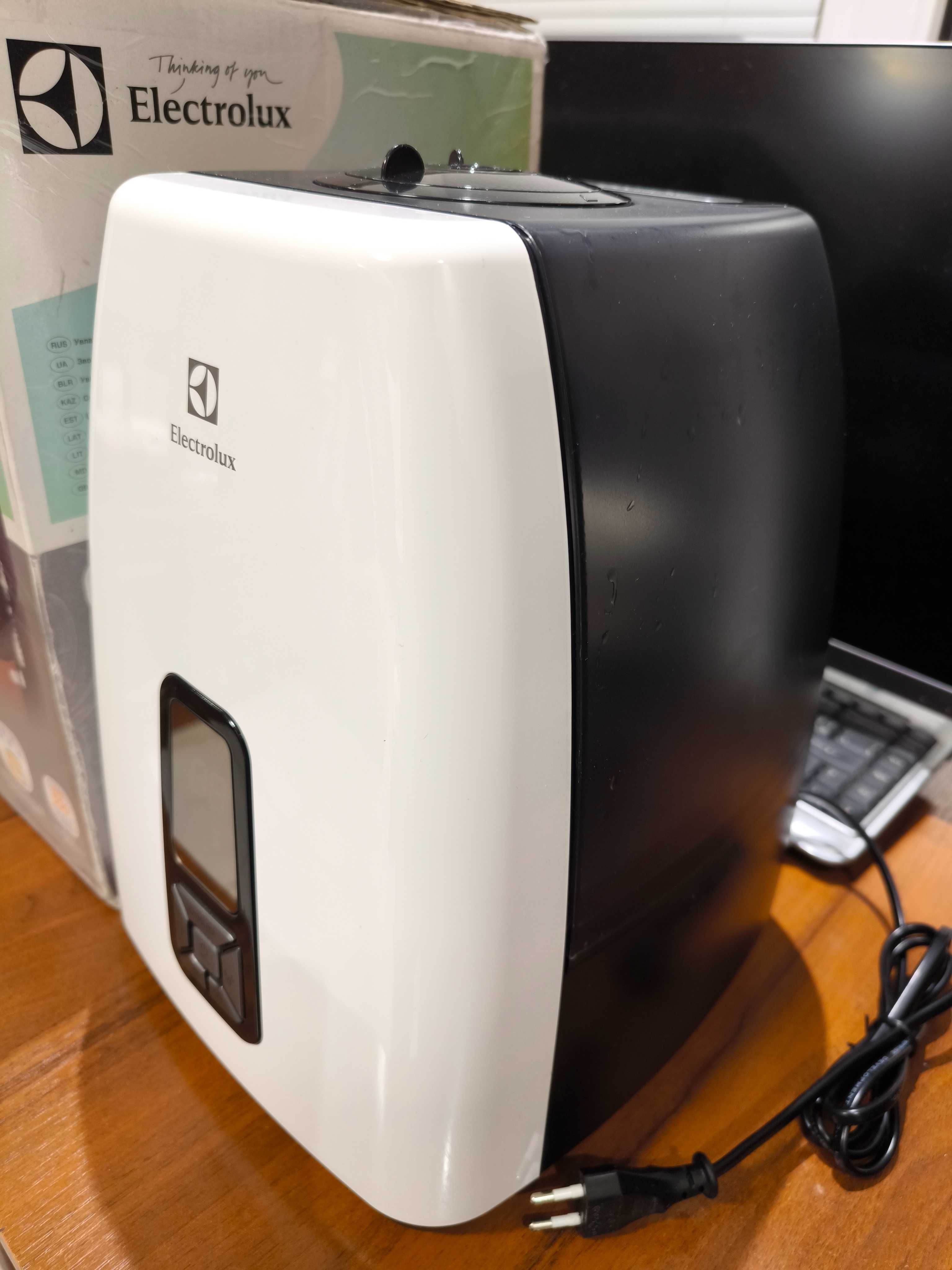 Увлажнитель воздуха ELECTROLUX EHU-5515D