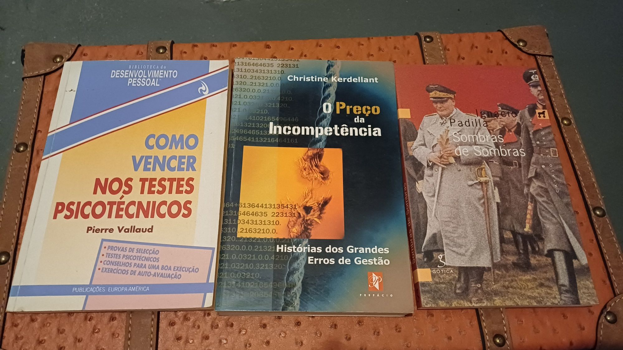 Vendo livros a 2€