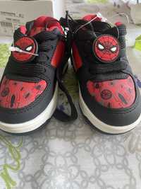 Tenis novos do homem aranha