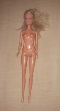Lalka typu Barbie w ciąży