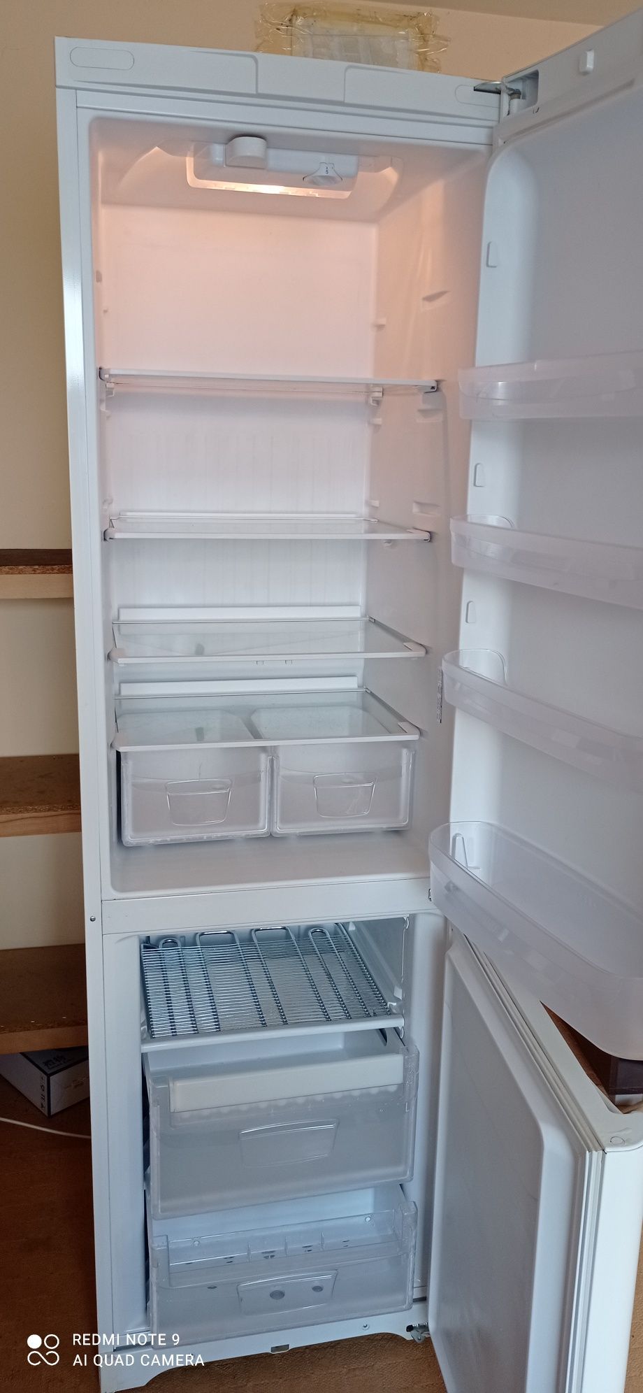 Lodówka z zamrażarką Indesit