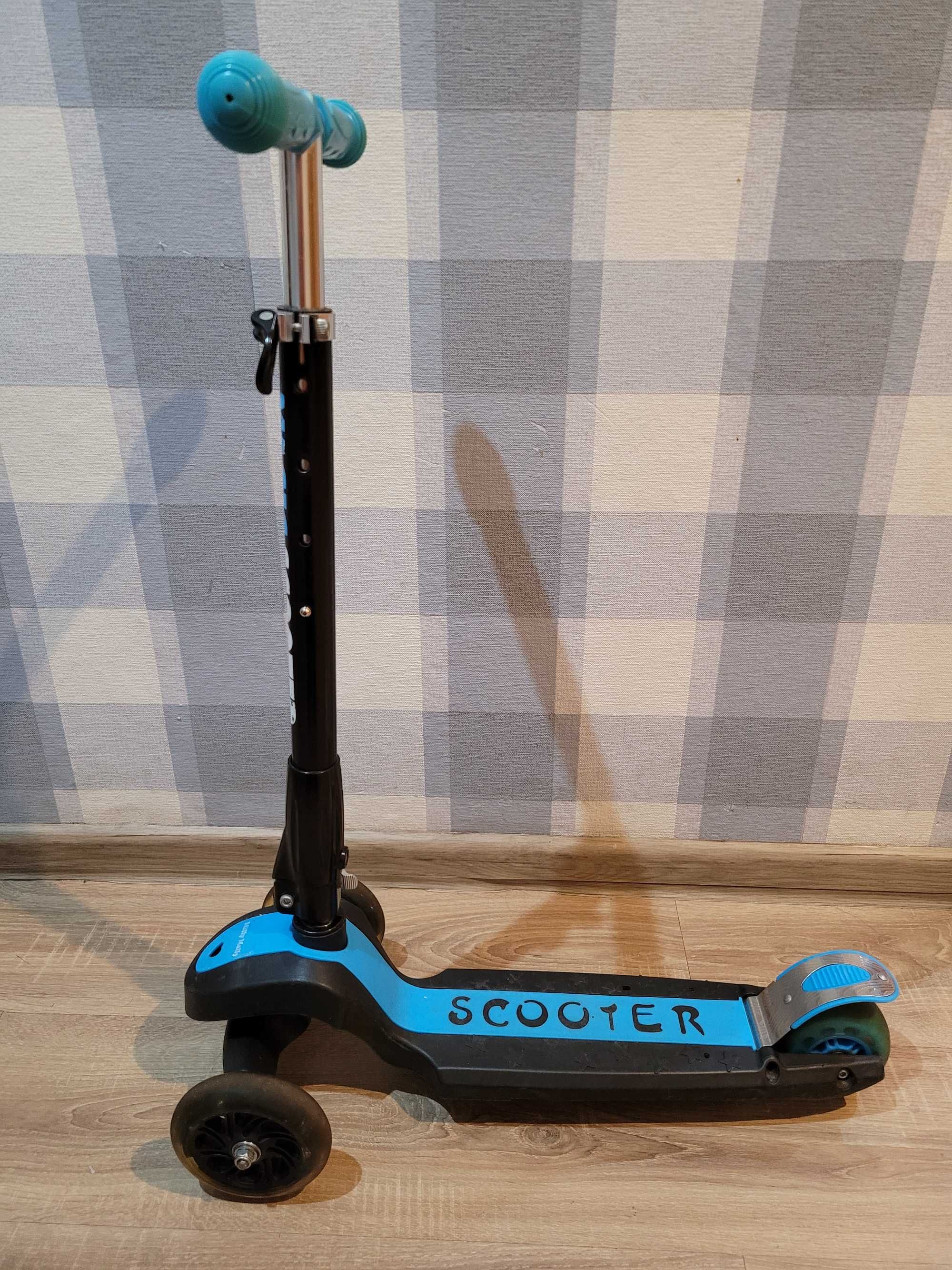 Hulajnoga balansowa MAGIC SCOOTER- świecące koła (niebieska).