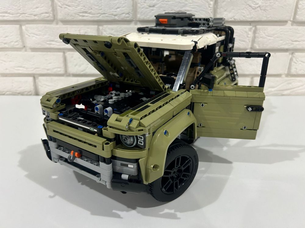Klocki Land Rover Defender 2573 elementów