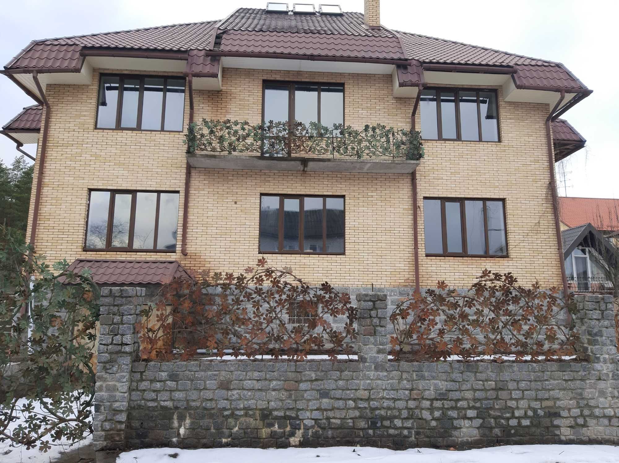 Срочно продам 2-х этажный дом г. Бровары, ул.Весняна Торг