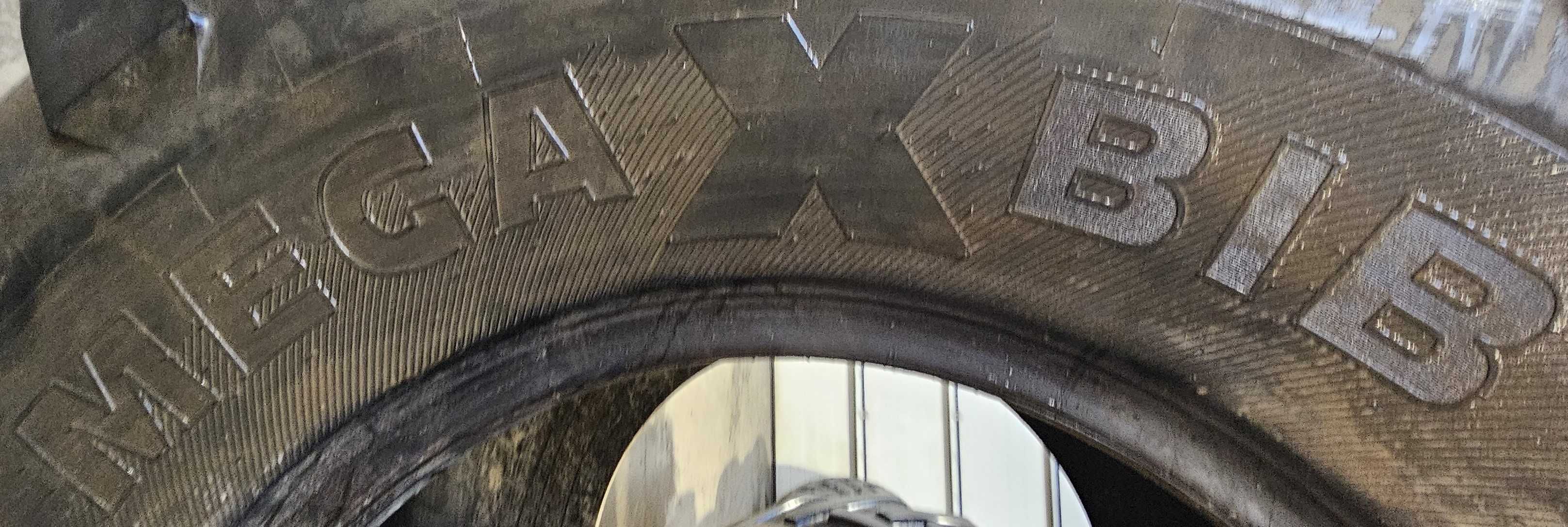 Opona przemysłowa 1050/50R32 ; 73x44.00-32 Michelin *S