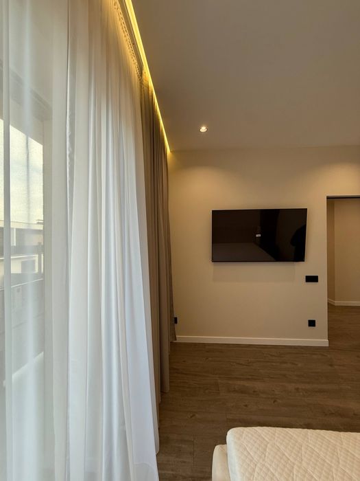 У нас Новинка! Новий, сучасний Таунхаус. Камін. Власне подвіря.