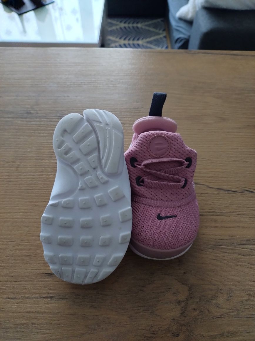 Buty Nike Oryginalne rozmiar 21 BARDZO WYGODNE