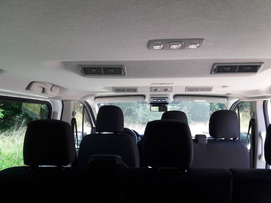 wypożyczalnia busów - Renault Trafic 9-cio osobowy do wynajęcia