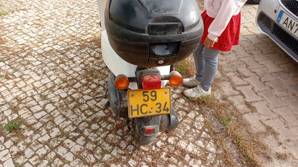 Vendo mota usada
