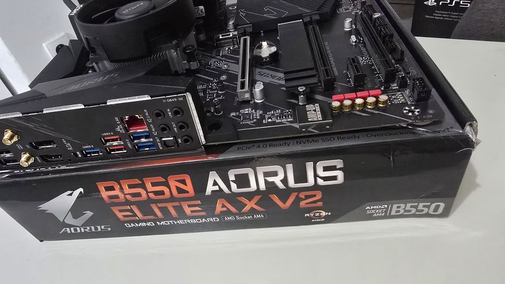 Płyta główna b550 aorus elite ax wifi z procesorem ryzen 5 5600 ,32 gb
