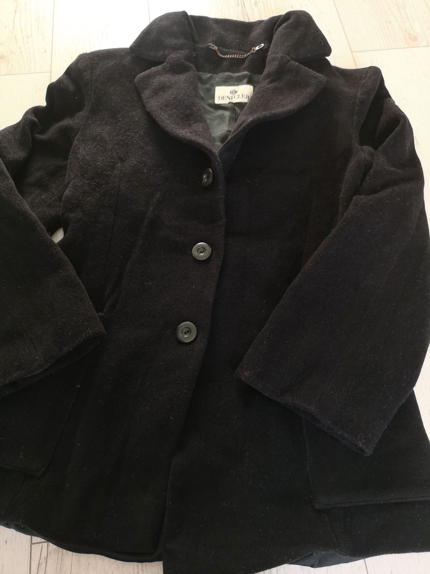 Czarny wełniany płaszcz Deni Cler S