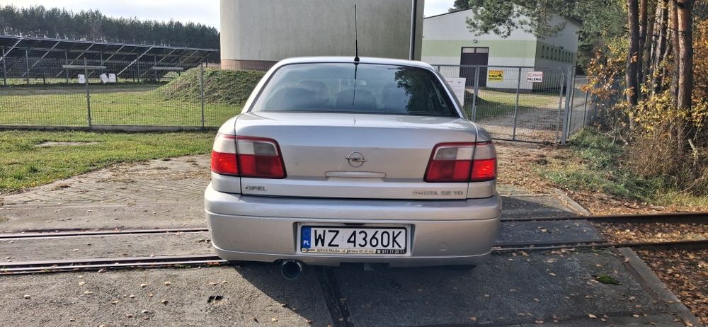 Opel Omega 2000r 2.5 td (bmw)  manualna sedan