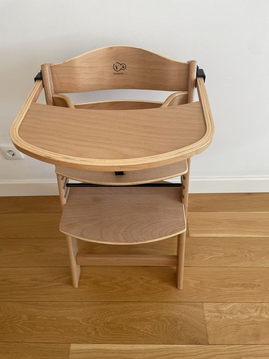 Cadeira de alimentação Kinderkraft ENOCK – madeira, como nova