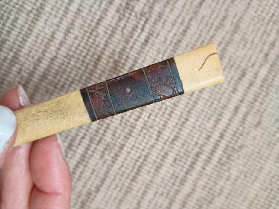 Boquilhas antiga em osso para cigarrilhas