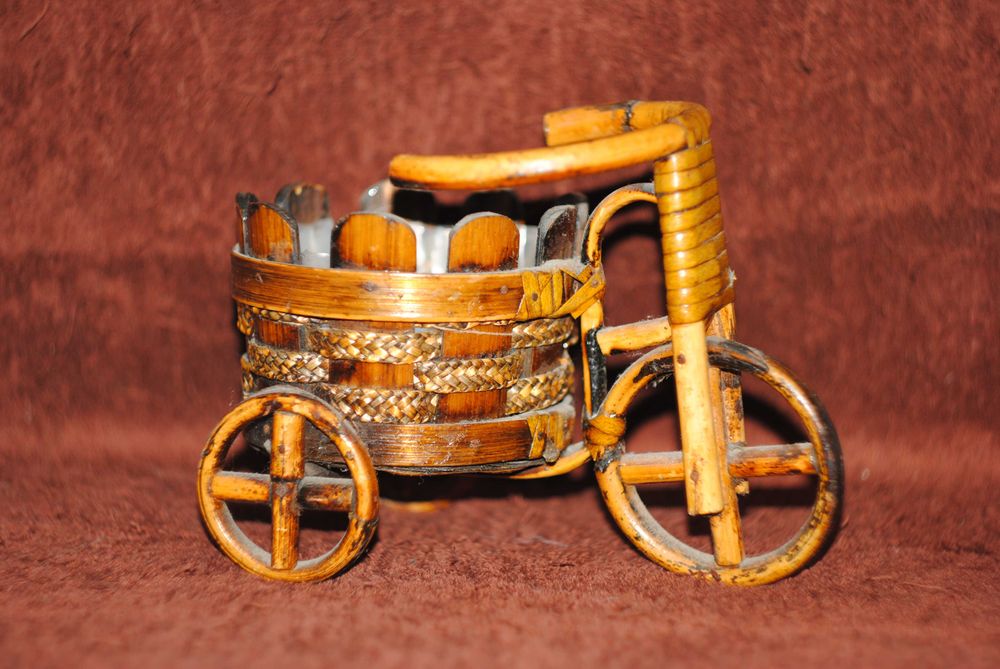 Деревянная подставка для вина, шампанского и прочих напитков