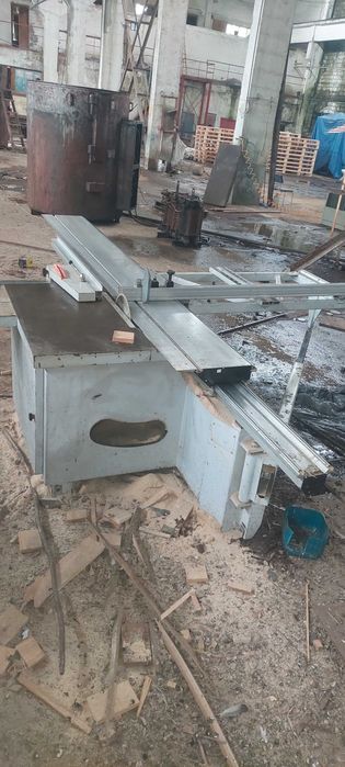 Продам деревообробний фрезерний верстат з автоподатчиком