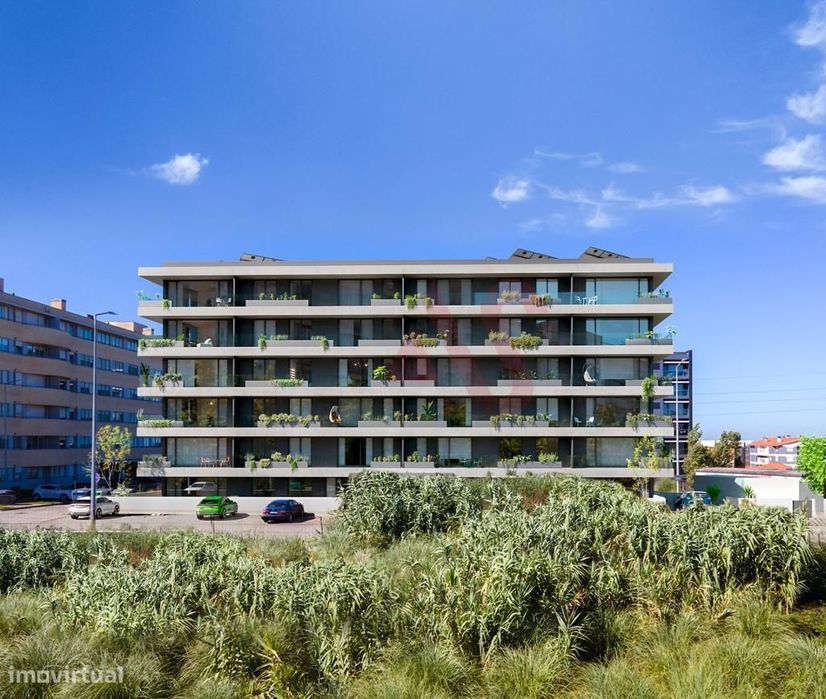 Apartamento T3 no "Empreendimento Santa Marinha" em Gaia, Porto.