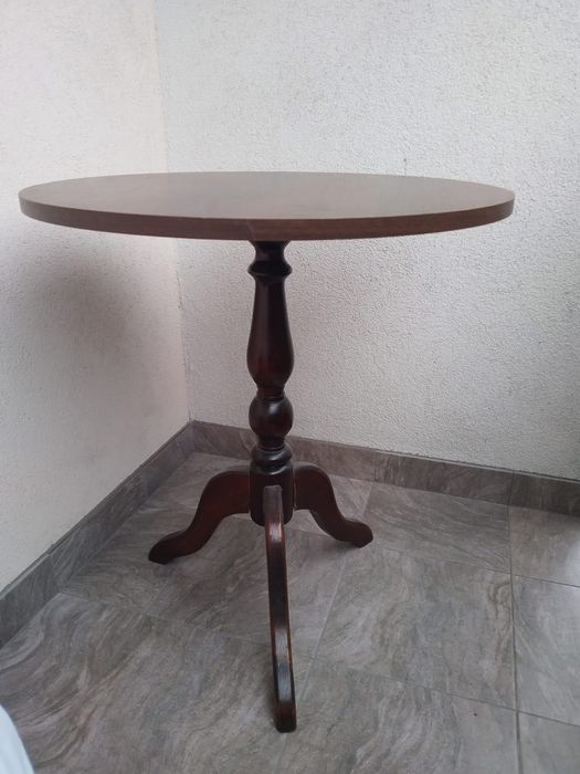 Stolik  okrągły brązowy