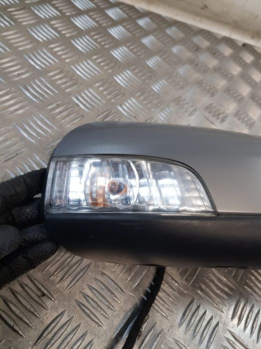 Lusterko Prawe 8 Pin Volvo V50 I 06R- K: 462-46 Europa